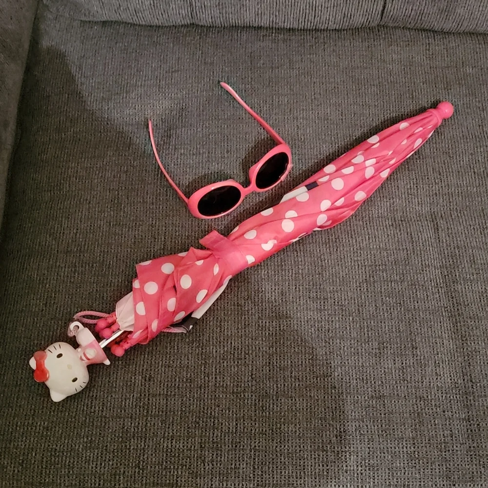 Hello Kitty Umbrella and Sunnies 🕶